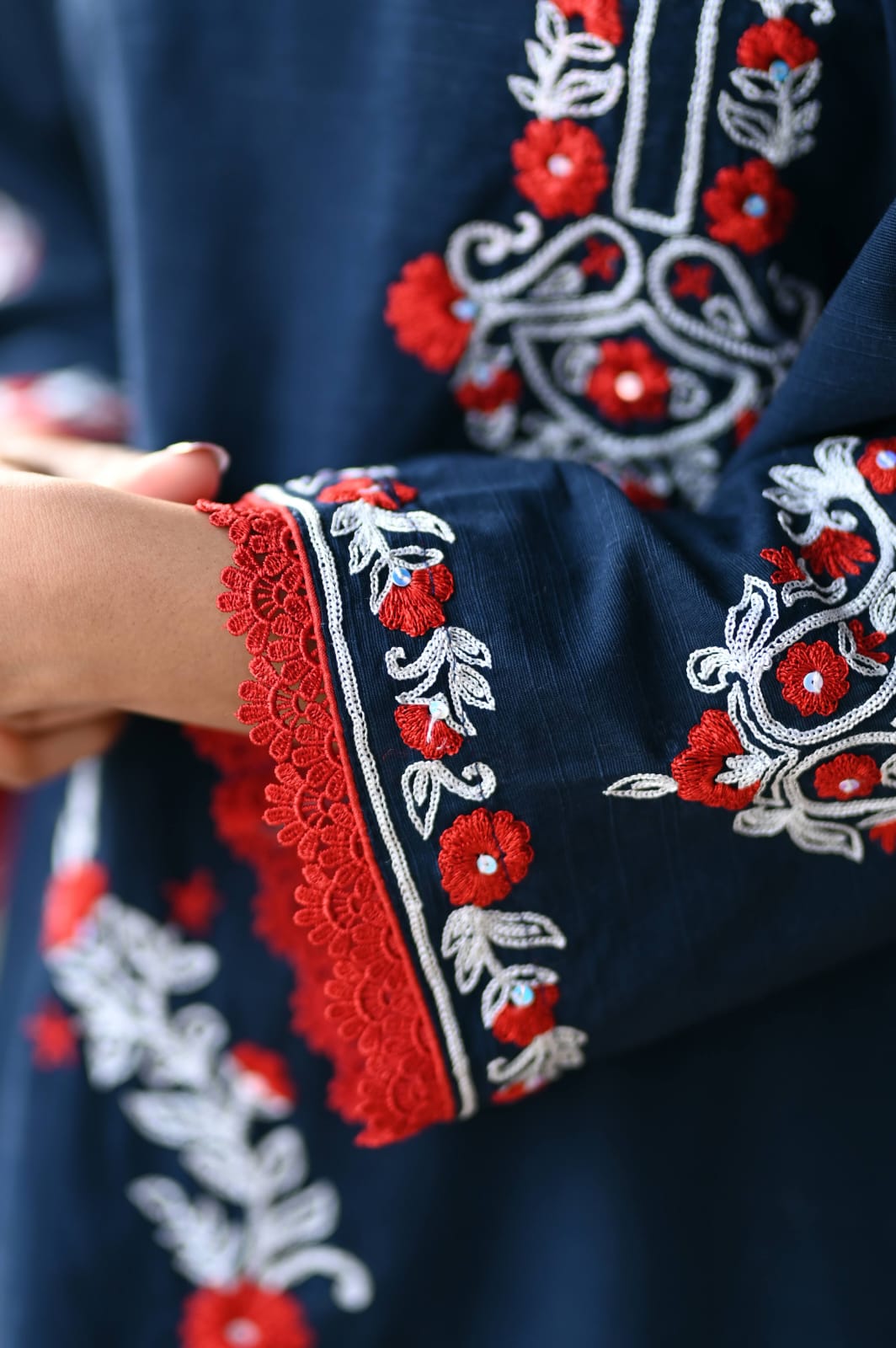 Handcrafted Khaddar Embroidery 2-Piece