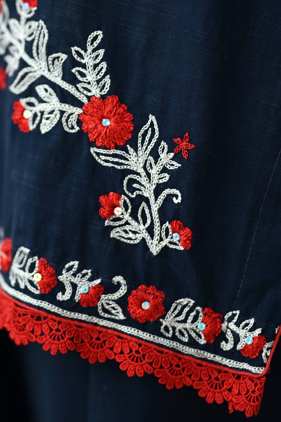 Handcrafted Khaddar Embroidery 2-Piece